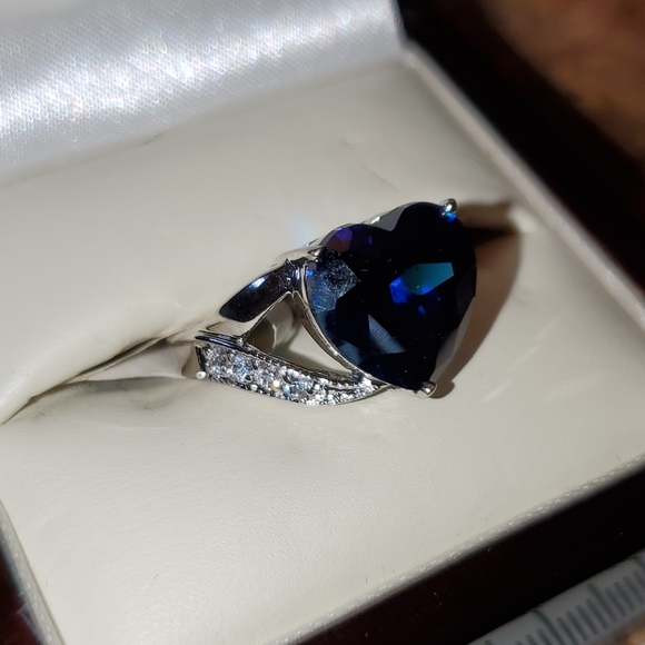 Sterling Silver Ring - Picture 2 of 3